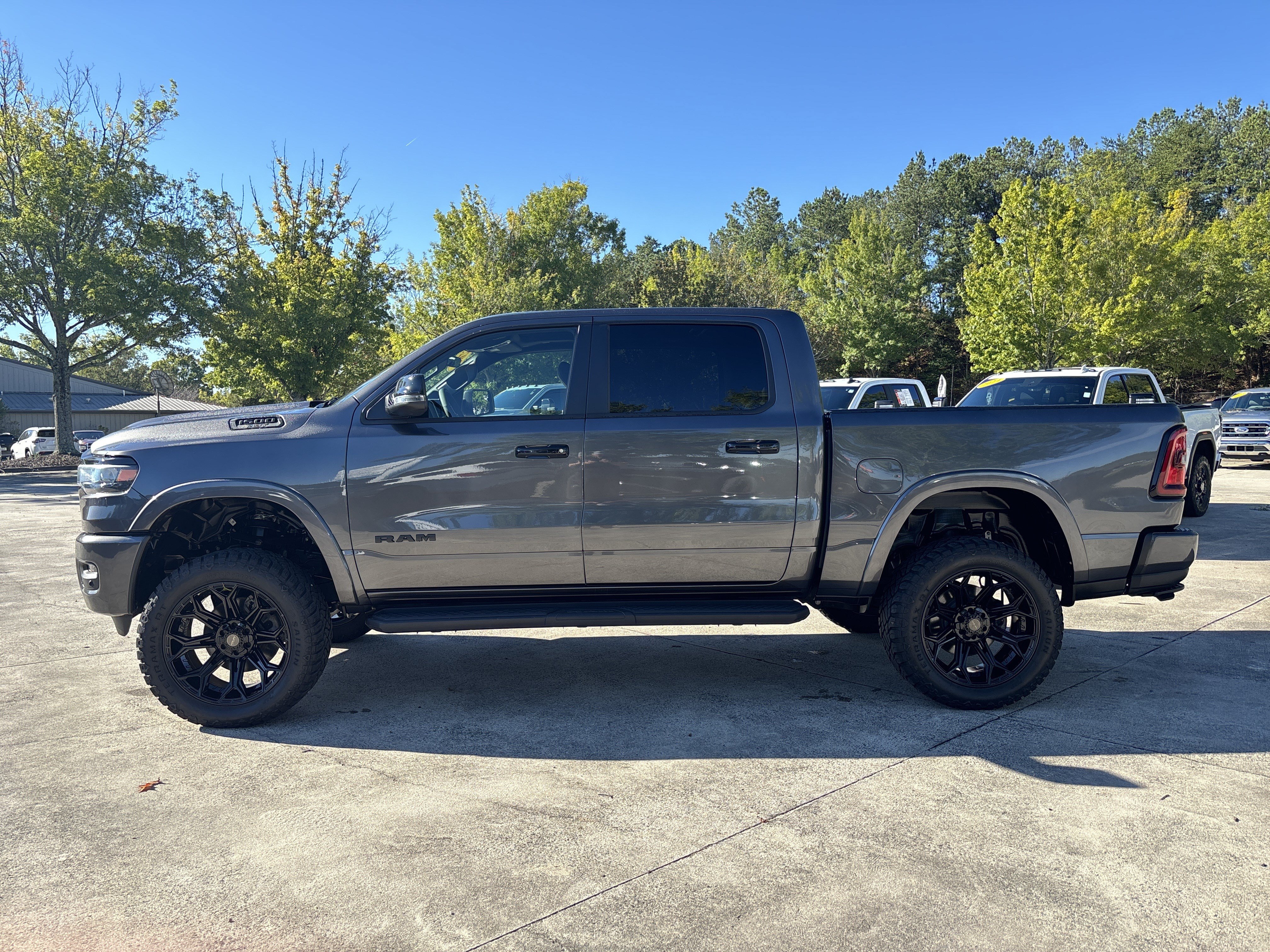 Used 2025 RAM 1500 Big Horn AWD/4WD image 4