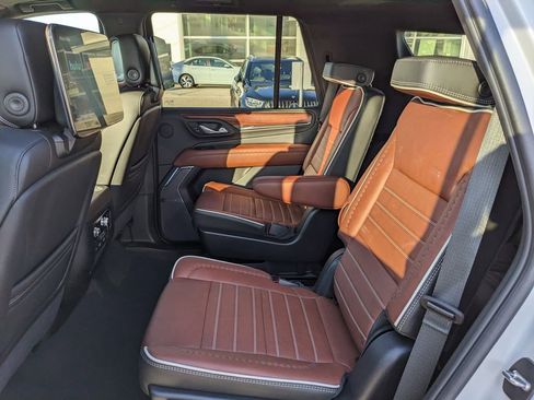 Used 2024 GMC Yukon Denali Ultimate image 19