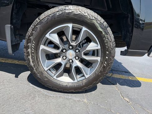 Used 2025 Chevrolet Silverado 1500 LT AWD/4WD image 34
