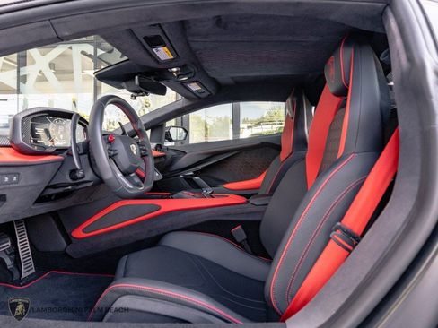 Used 2025 Lamborghini Revuelto AWD/4WD image 25