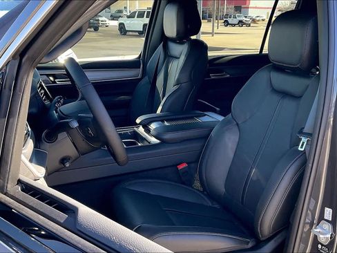 New 2026 Jeep Grand Wagoneer w/ Premium Group I image 9