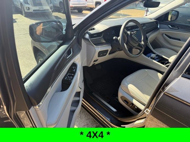 Used 2023 Jeep Grand Cherokee L Overland AWD/4WD image 7
