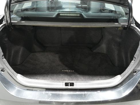 Used 2018 Toyota Corolla SE w/ Carpet Mat Package (TMS) image 22