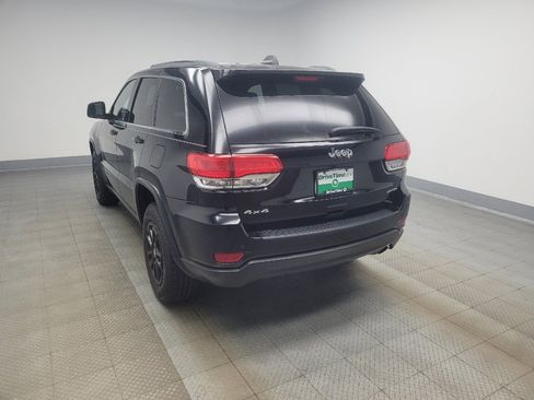 Used 2019 Jeep Grand Cherokee Laredo AWD/4WD image 5