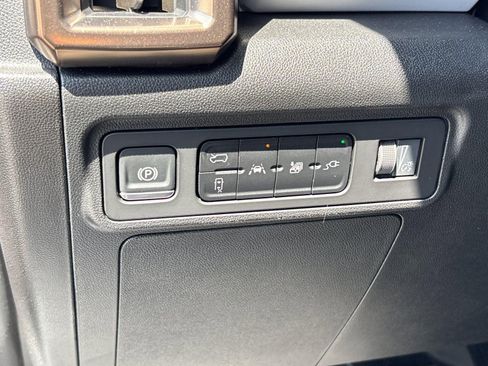 Used 2025 GMC Hummer EV 2X AWD/4WD image 17