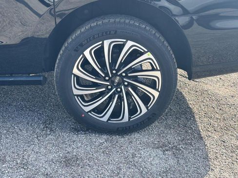 New 2025 Lincoln Navigator L Black Label image 9