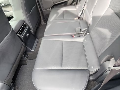 Used 2025 Lexus GX 550 w/ Cold Area Package AWD/4WD image 12