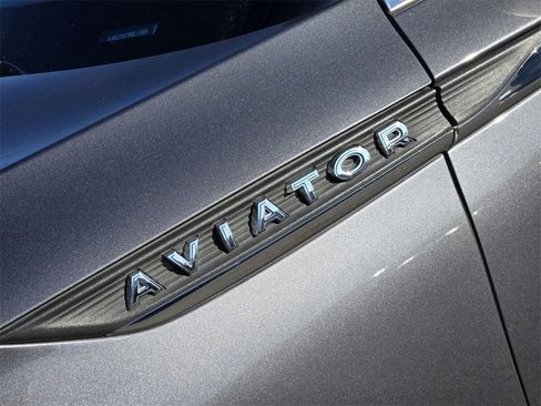 Used 2022 Lincoln Aviator Reserve w/ Elements Package Plus image 9