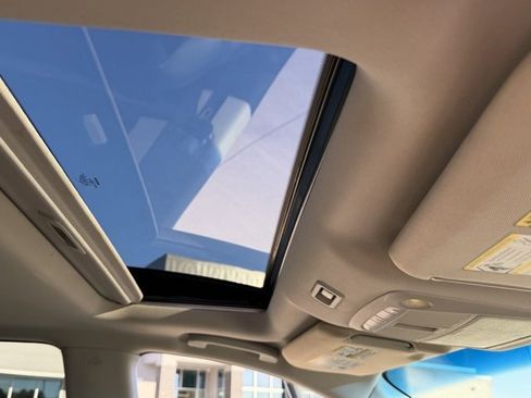 Used 2014 Nissan Pathfinder Platinum w/ Platinum Premium Package image 16