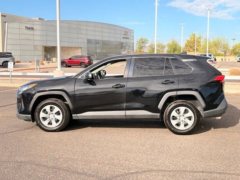 Used 2022 Toyota RAV4 LE FWD image 3