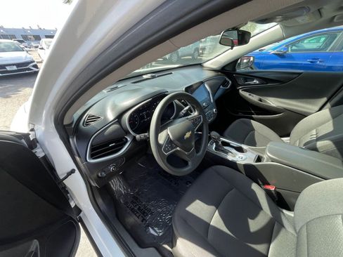 Used 2024 Chevrolet Malibu LT image 37