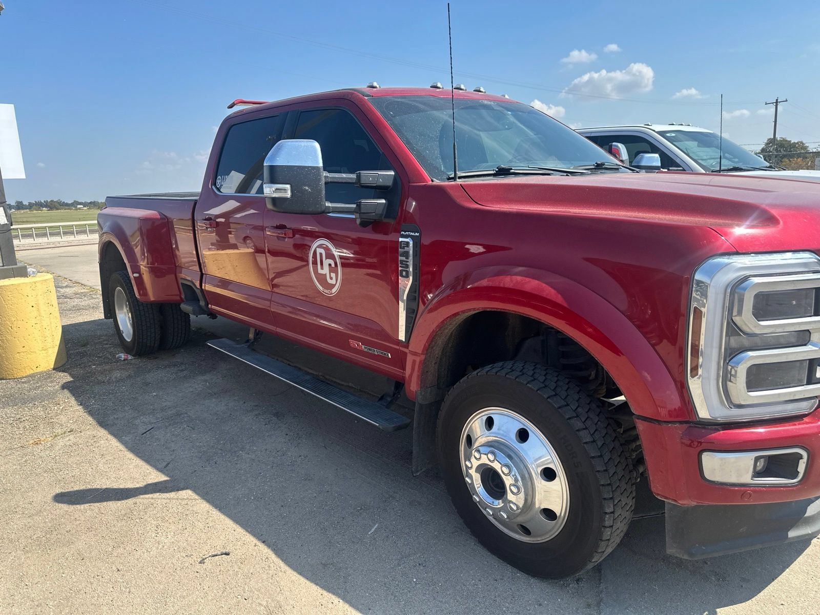 Used 2024 Ford F450 Platinum w/ FX4 Off-Road Package AWD/4WD image 5
