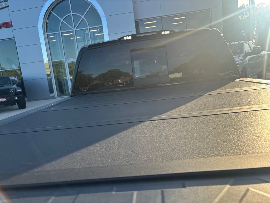 Used 2018 Nissan Titan PRO-4X w/ Pro-4x Convenience Package AWD/4WD image 13