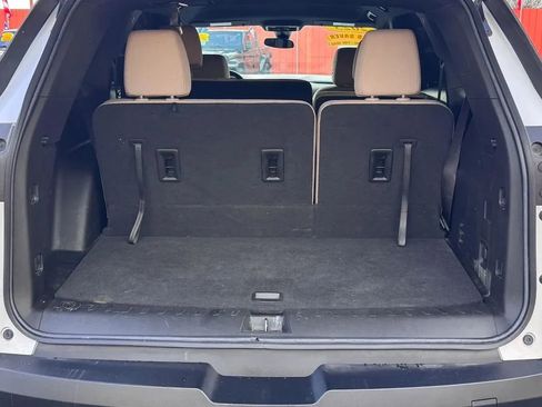 Used 2023 Chevrolet Traverse LS w/ Safety Package FWD image 7