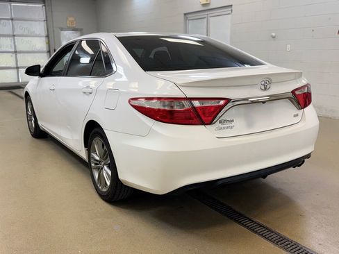 Used 2016 Toyota Camry SE image 7