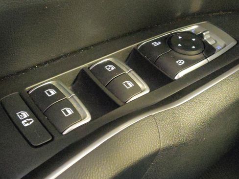 Used 2022 Kia Sorento S FWD image 27