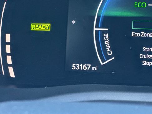 Used 2025 Toyota Camry SE w/ Convenience Package image 26