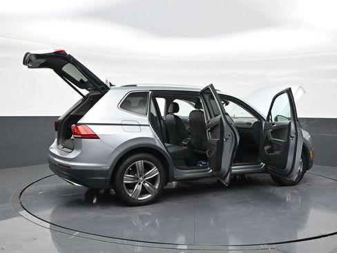 Used 2021 Volkswagen Tiguan SEL FWD image 28