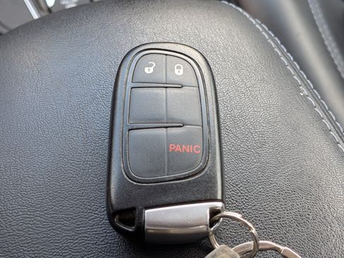 Used 2019 Jeep Cherokee Latitude Plus AWD/4WD image 34