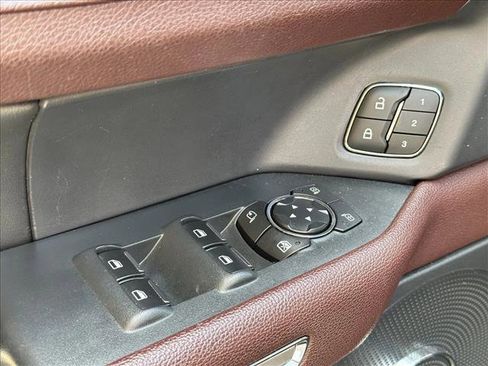 Used 2022 Ford Expedition Limited image 10