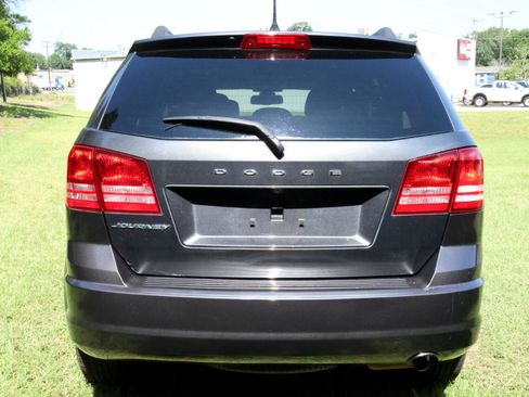 Used 2018 Dodge Journey SE w/ Popular Equipment Group image 3