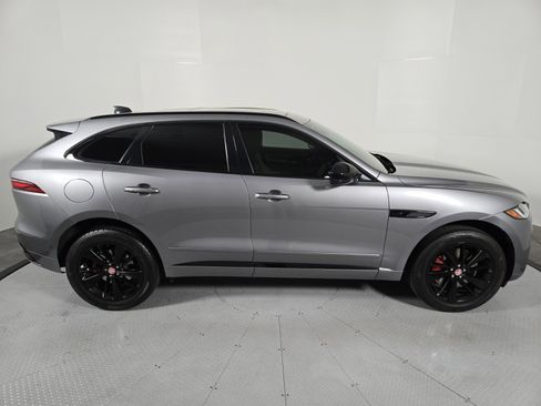 Used 2023 Jaguar F-PACE R-Dynamic S image 6