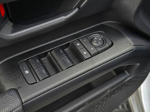 Certified 2025 Toyota 4Runner SR5 AWD/4WD image 10