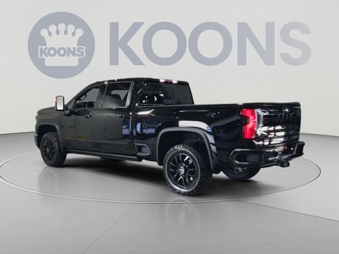 Used 2026 Chevrolet Silverado 2500 High Country w/ Midnight Edition AWD/4WD image 8