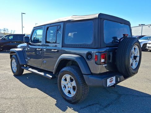 Used 2021 Jeep Wrangler Unlimited Sport image 5