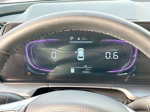 Used 2024 Kia Telluride S image 12