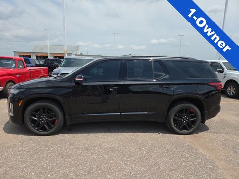 Used 2023 Chevrolet Traverse Premier w/ Redline Edition AWD/4WD image 2