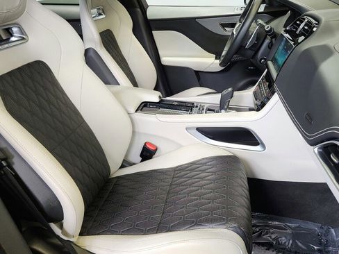 Used 2020 Jaguar F-PACE SVR image 21