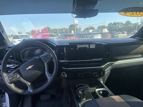 Used 2024 Chevrolet Silverado 1500 High Country w/ High Country Premium Package image 11