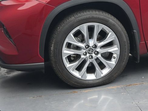 Used 2021 Toyota Highlander Limited AWD/4WD image 12