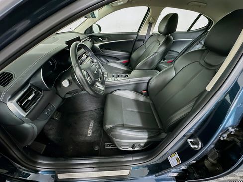 Used 2025 Genesis G70 2.5T RWD image 13