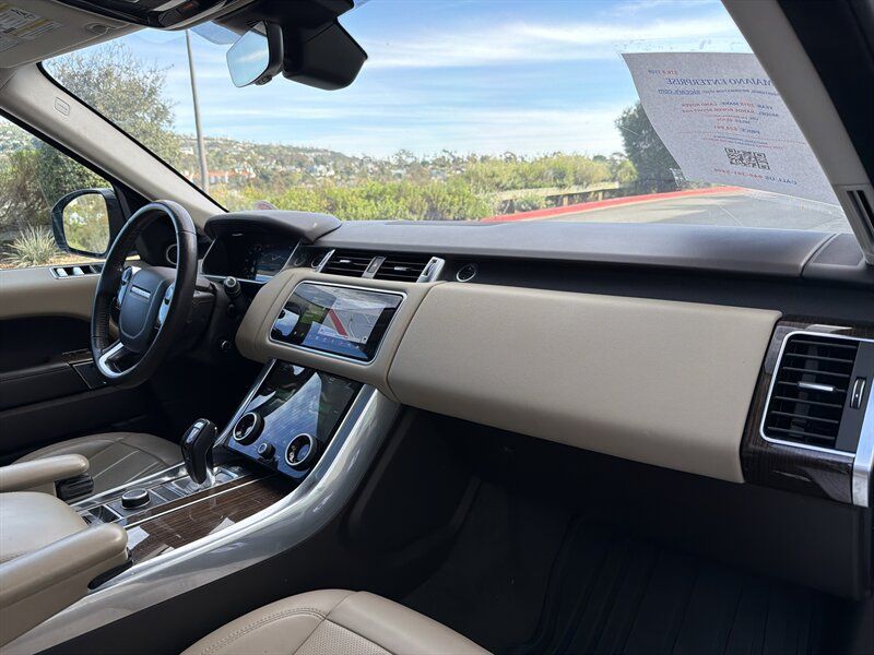 Used 2018 Land Rover Range Rover Sport HSE AWD/4WD image 12