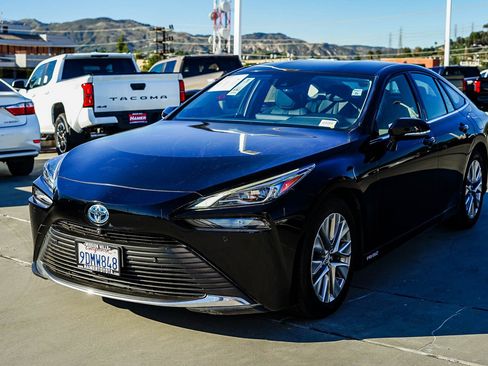 Used 2022 Toyota Mirai XLE image 3