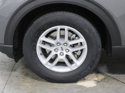 New 2026 Ford Explorer Active RWD image 18