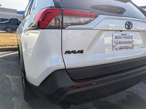 Used 2023 Toyota RAV4 XLE Premium image 18