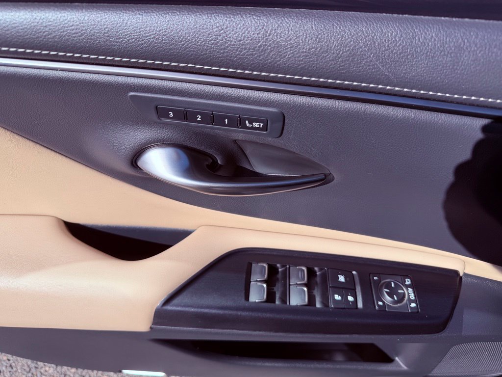 Certified 2021 Lexus ES 350 w/ Premium Package FWD image 17