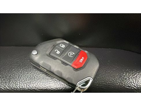 Used 2022 Jeep Wrangler Unlimited Sport AWD/4WD image 18