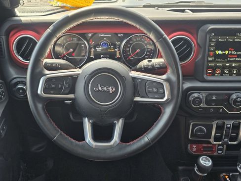 Used 2022 Jeep Wrangler Unlimited Rubicon AWD/4WD image 15