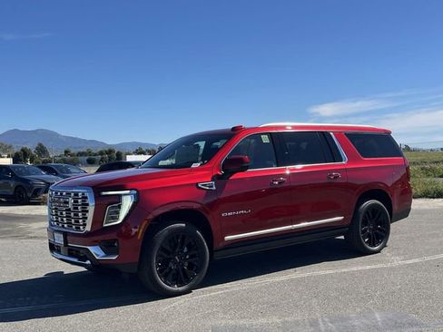 New 2026 GMC Yukon XL Denali w/ Denali Reserve Package image 8