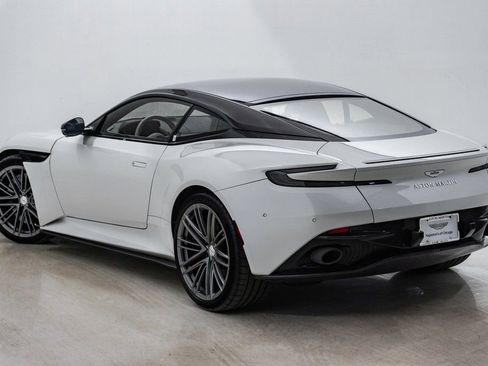 Used 2024 Aston Martin DB12 Coupe image 19