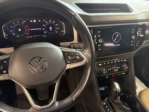 Used 2020 Volkswagen Atlas Cross Sport SEL image 15