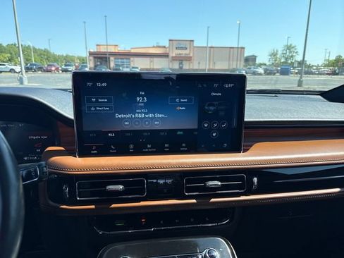 Used 2023 Lincoln Nautilus Reserve w/ Luxury Package AWD/4WD image 21