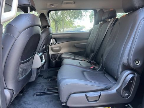 Used 2026 Kia Carnival FWD image 29