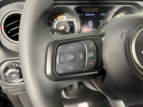 Used 2026 Jeep Wrangler Unlimited Rubicon AWD/4WD image 21