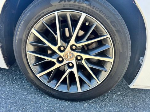 Used 2017 Lexus ES 350 w/ Luxury Package FWD image 36