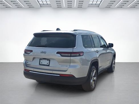 Used 2021 Jeep Grand Cherokee L Limited image 3